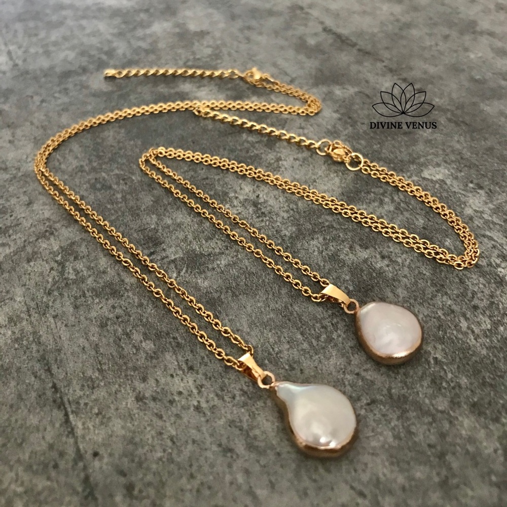 Natural Cultured Freshwater Pearl Necklace - Picture 2 of 8